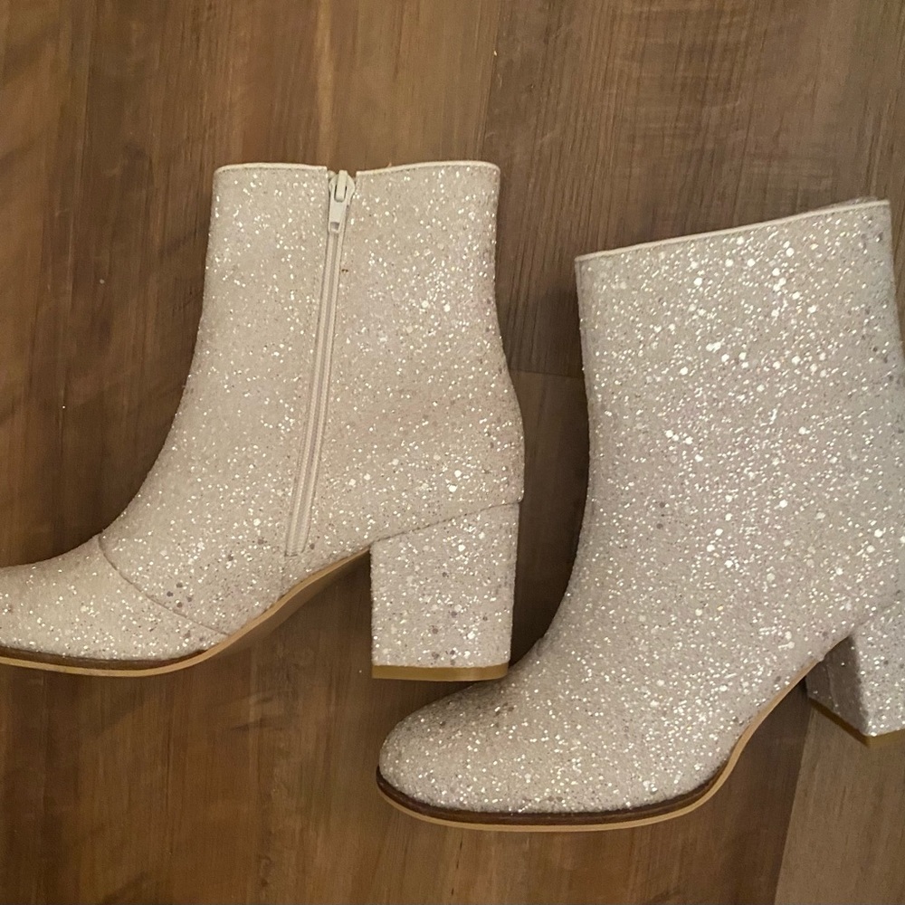 NEW Corky’s White Razzle Dazzle Boots
